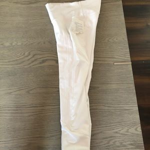 Brand new lulu lemon 🍋 size 4